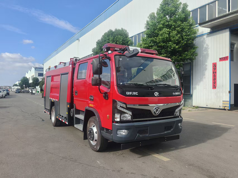 东风5吨云内170马力水罐消防车