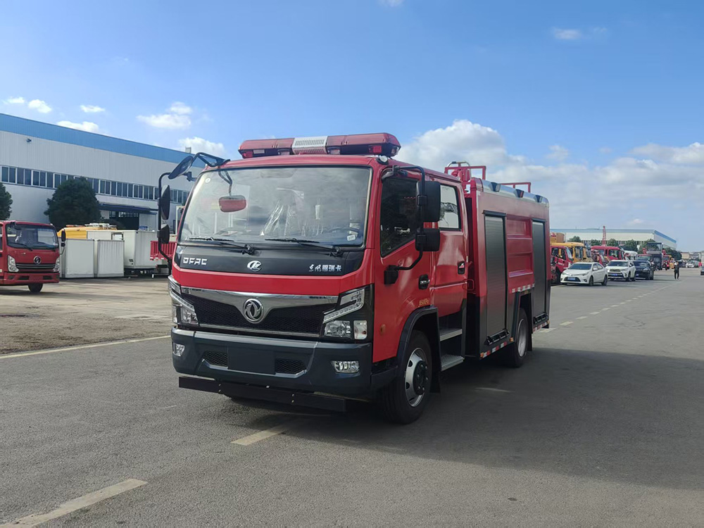 东风5吨云内170马力泡沫消防车