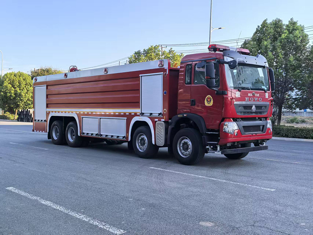 重汽豪沃25吨泡沫消防车（单排465马力）