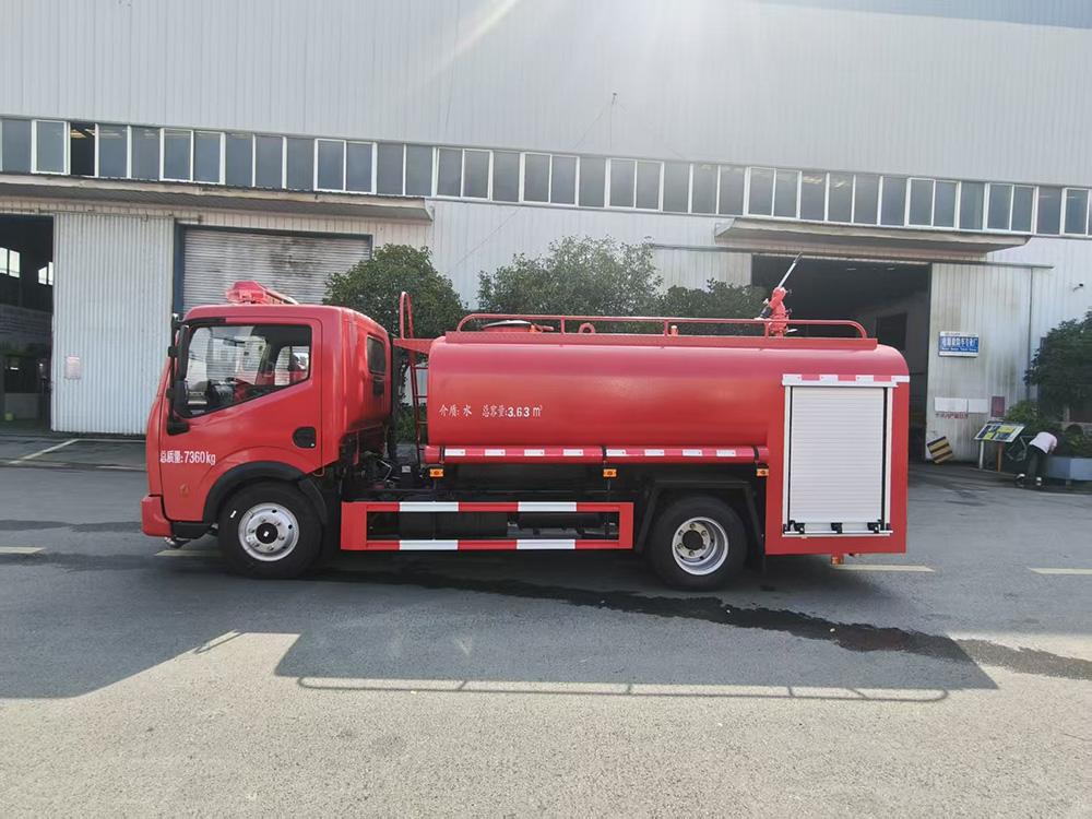 东风单排消防洒水车