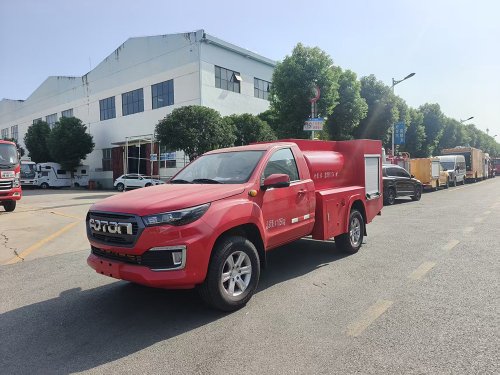 福田单排四驱皮卡消防洒水车